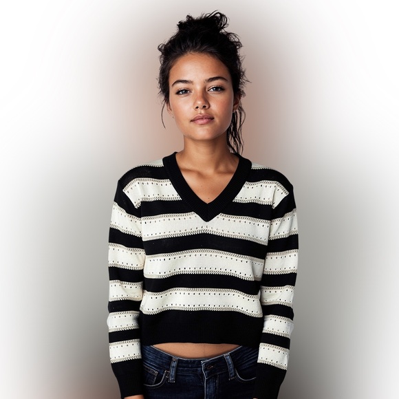 Elegant Black and Cream Striped V-Neck Sweater - Picture 3 of 7